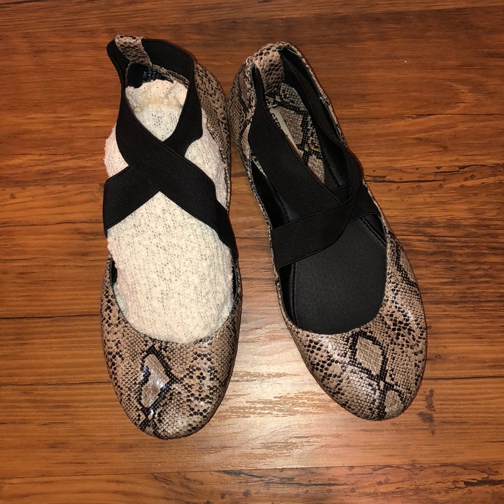 STEVE MADDEN snakeskin criss cross ballet flats